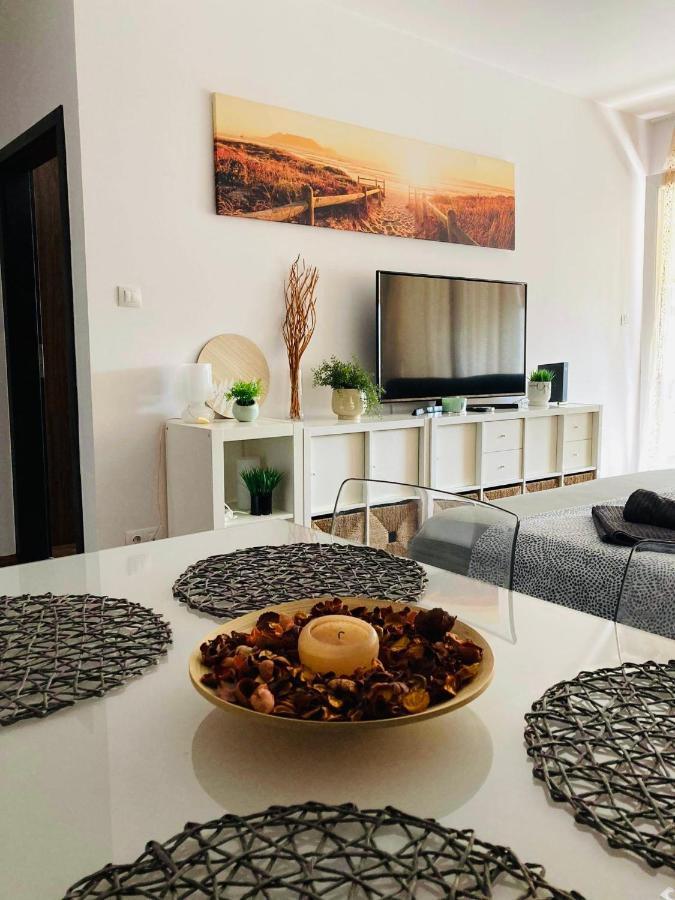 Corvin Boutique Parking In The Plaza Apartman Budapest